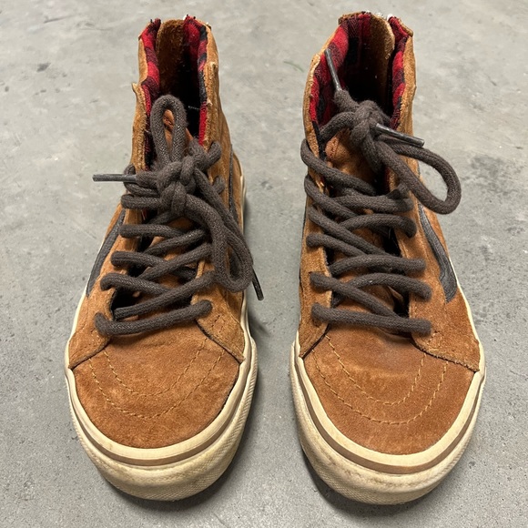 Vans - Picture 2 of 4